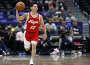 米兰体育官网-灰熊队逆转夺胜，豪取新赛季首胜