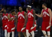 米兰体育入口-猛龙双星合砍，轻松击败小牛