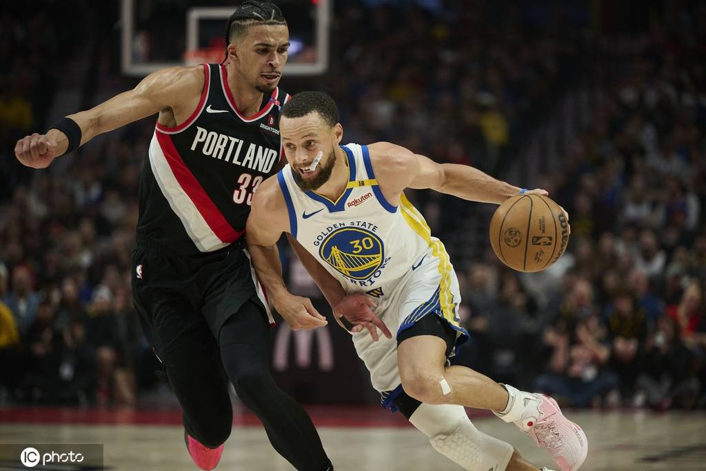 开拓者惨败勇士，库里32分