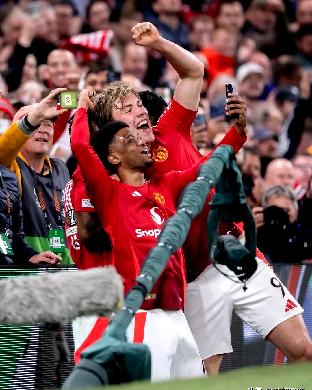 曼联遭遇困境，多名球员受伤缺席关键欧冠比赛的简单介绍