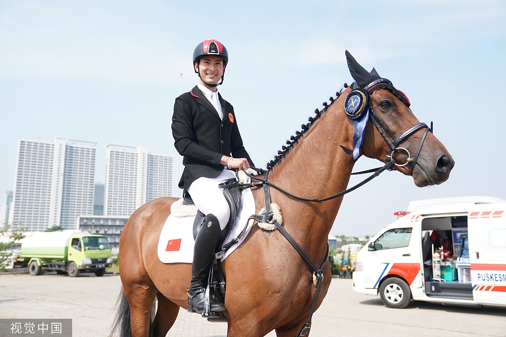 包含印度尼西亚亚运会开幕式盛大举行，运动员展现出色表现的词条