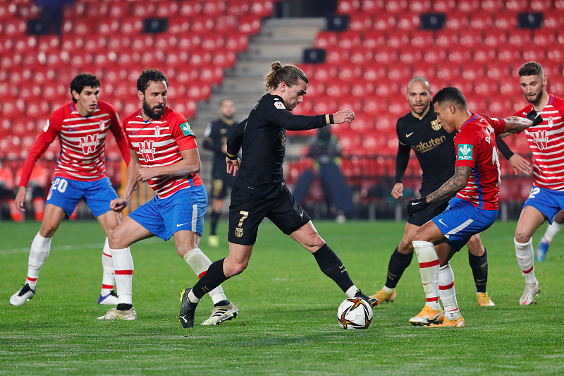 格拉纳达连胜，继续领跑积分榜