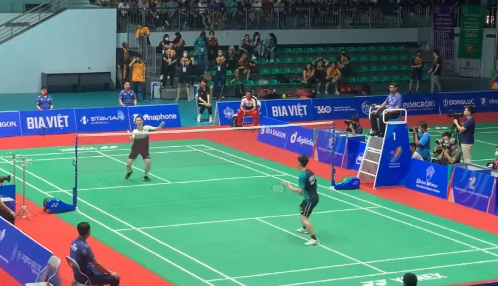 越南球队逆袭成功，晋级赛事