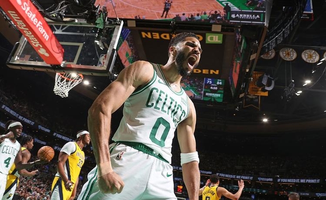 公牛击败凯尔特人，继续领跑。