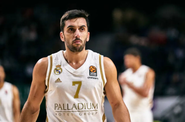 国际米兰签下中国后卫李豪杰进一步打开欧洲之门