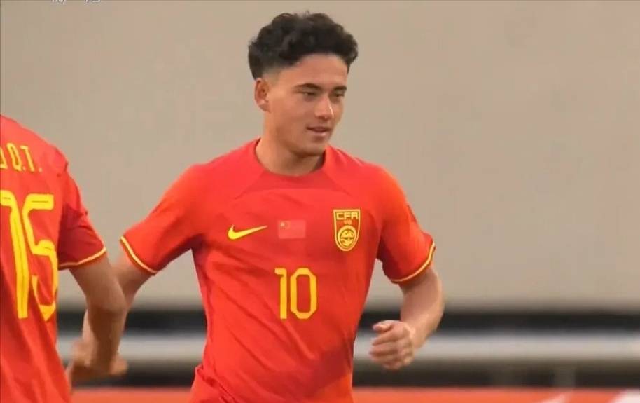 中国国家男子足球队备战世预赛：全华班崛起，国足再添新希望的简单介绍