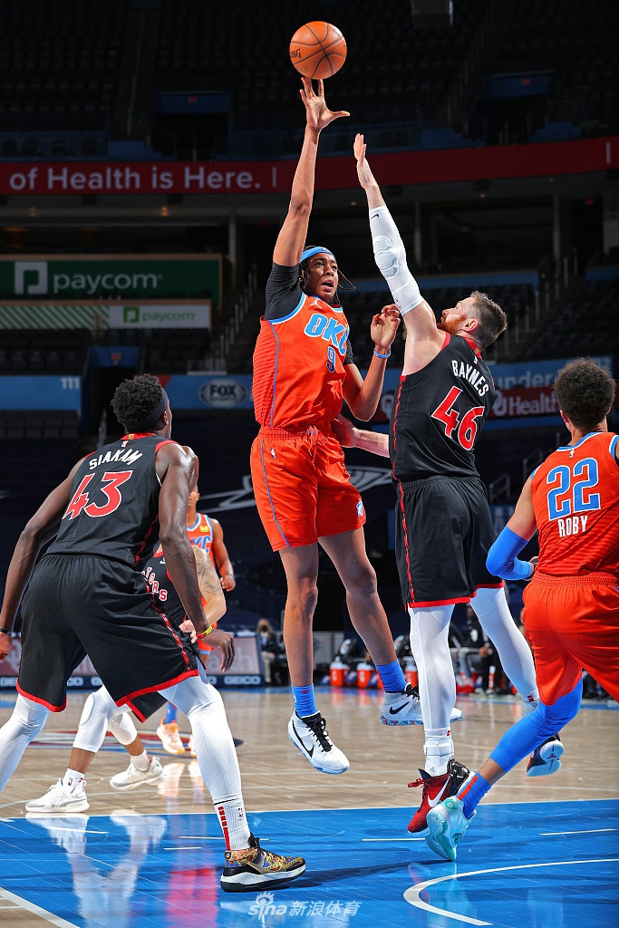 雷霆主场力克猛龙，打破不败神话